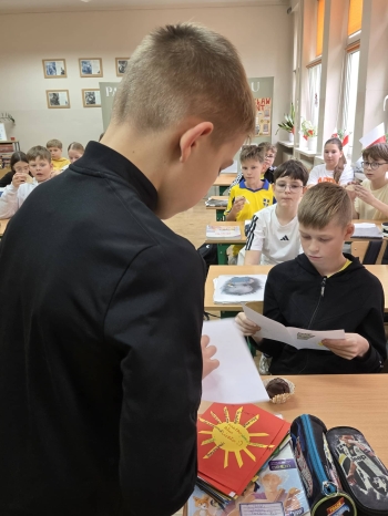 dc827d54-69b5-41e4-aa4d-f3b2ff82ec93