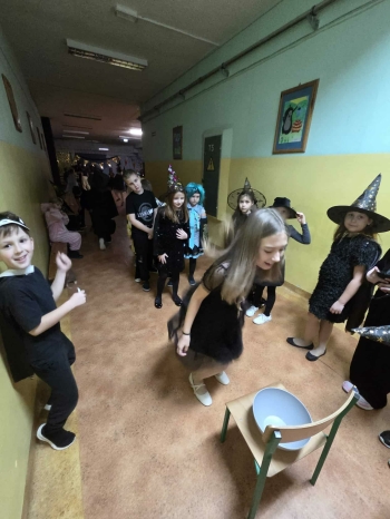 fcf15518-dc88-4ad8-a873-4bf4e730a02c