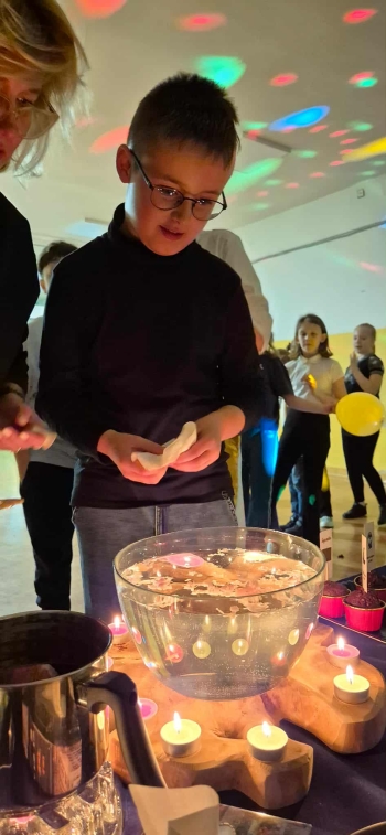 a33005d4-7e20-4e81-be1d-a1ae625438c3