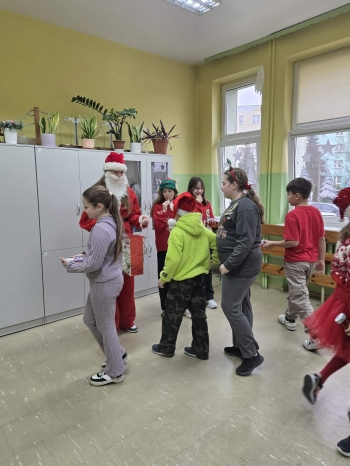 d6d72fbe-e3b8-4793-aee7-26958fd27f91