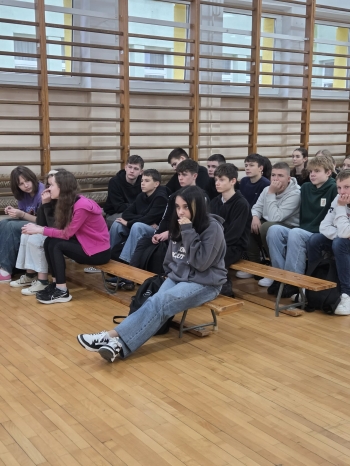 7da949ef-4b89-48a3-9048-9330f21b91ea