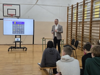 f0d739dd-e467-4328-94e1-6553e1720609