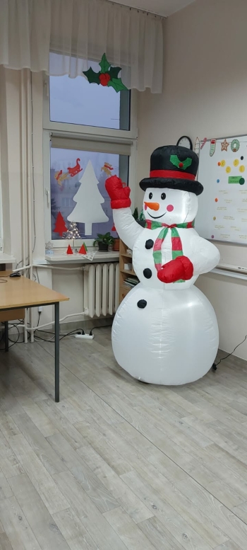 6a610903-ed5c-4c04-a589-b02a1260dd0a