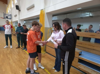 a76ad856-c5aa-4256-8916-fc46c49fc179