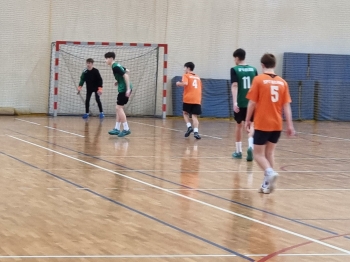 b174b36a-789a-4049-b252-ae7ec52fcb9f