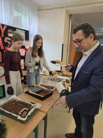 0fe04cb3-e41c-4de6-a361-5d56e830e558