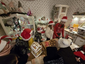 a100403d-fd9b-4b4b-9ede-a7845171b84e