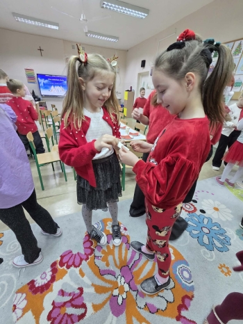 efd9370b-745f-4508-be91-6b45eca6497d