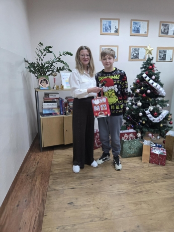 f072816d-25be-4945-a332-8b87820facf8