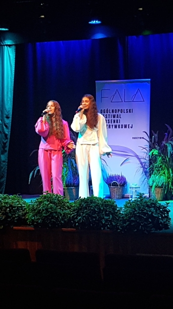 8ecb5f92-8788-450f-aeaa-728c045fd1bd