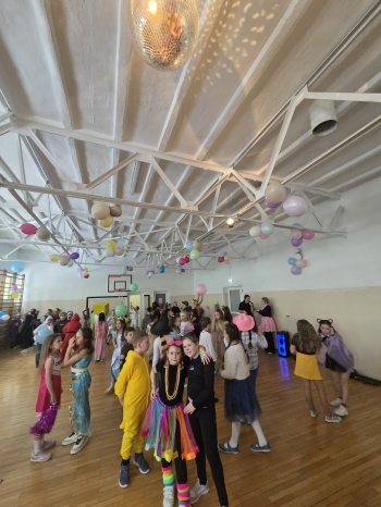 982f13a8-4ffb-428d-a9dd-ea076a1a685b