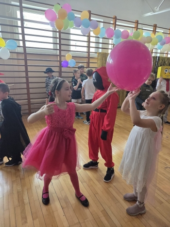 e378d5a7-296a-452b-8bfa-6335969a456e