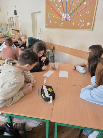 fa1f9309-3acc-433b-a95b-da171b648176