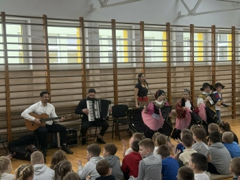 1a4b6f8c-b681-4515-8b41-be1e4fff4e3a