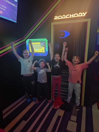 475b2f7a-a5f4-462d-849f-2063bdaf582a