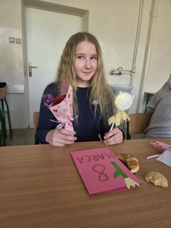 42e14cd9-4c5c-49e3-8dff-0fe7111d5d5d