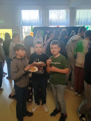 defcd5db-6444-42d3-a94f-9e26a1af4b4c