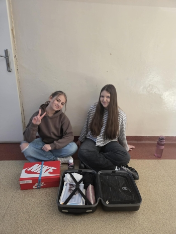 8fc64e5d-aae7-456c-aa47-1423d6882374