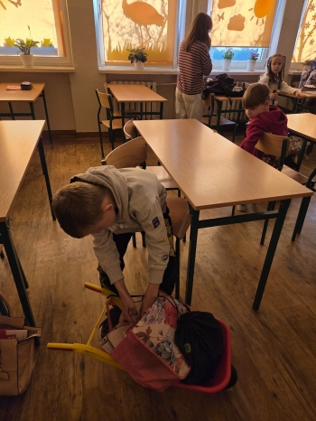 860b18ca-22ec-4a0d-bb29-58298d49aaae