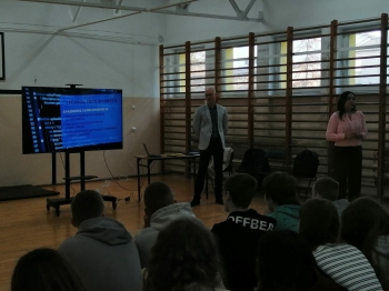 9ccef334-10c5-4c4d-9e4b-7e2f99852ac6