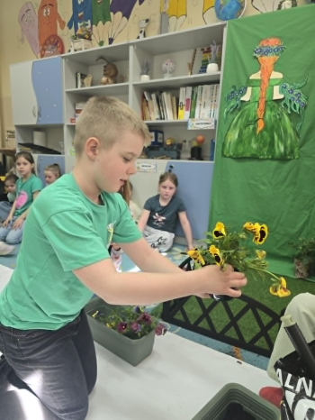 556c61ad-9b25-4b86-8d9f-bf5192bc389b