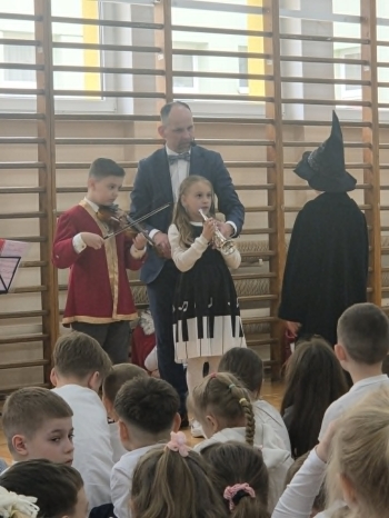 8eebe0fc-62fc-4951-aa99-494213bc023c