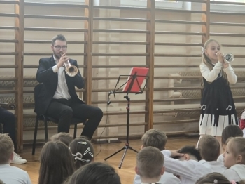 a2afdd6e-ad9b-40e3-a27b-00a71bcc9d70