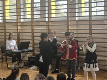 c867d985-34cf-425b-ae58-ce407e8f75f8