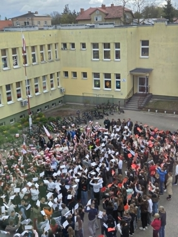 e7a431c3-5f18-438d-a87d-addaee8f41b2