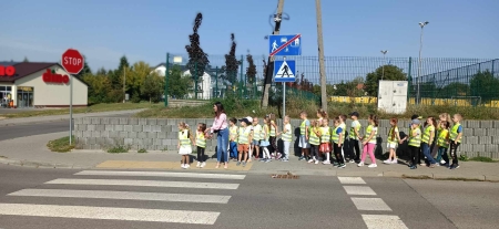 Bezpieczne Przedszkolaki na drodze - 5 i 6-latki z Miejskiego Przedszkola Samorz
