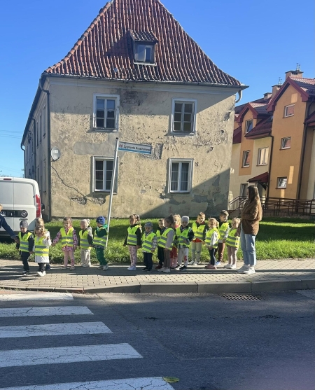 Bezpieczny Przedszkolak wycieczka na skrzyżowanie