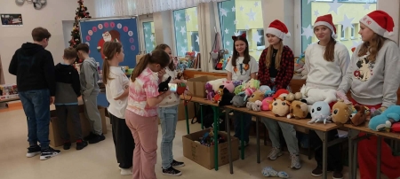 Mikołajkowy kiermasz 10 załączników