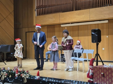 Koncert  muzyczny zatytułowanym: ''Przy wigilijnym stole''