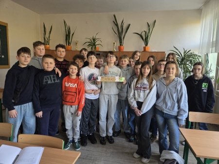 Uczniowie klasy VI c wzięli udział w konkursie „Papercut – oszczędzaj papier z klasą”!